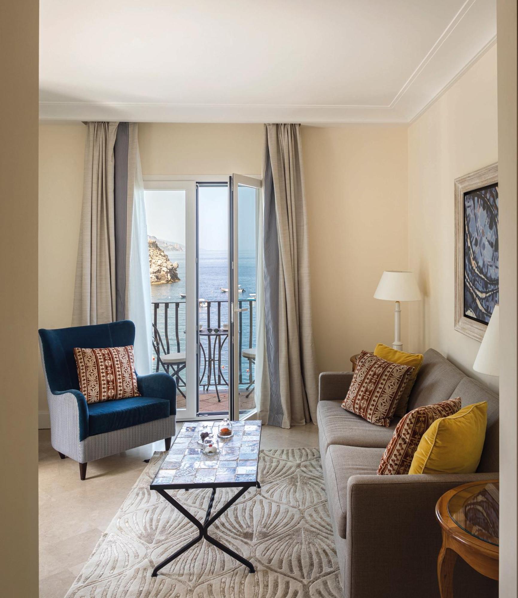 Deluxe Suite with Sea View and Balcony,1279719256:JPEG