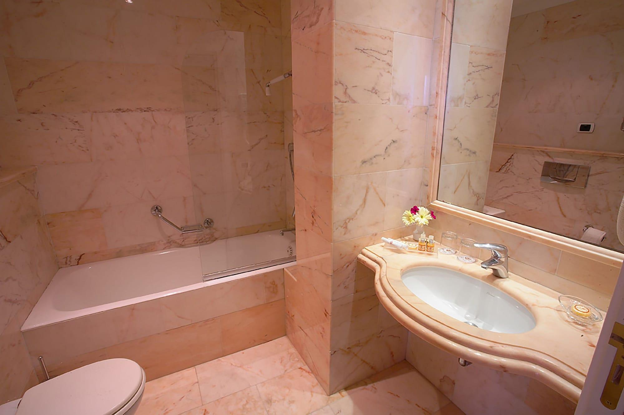 Habitación Doble Superior con balcón - 1 o 2 camas