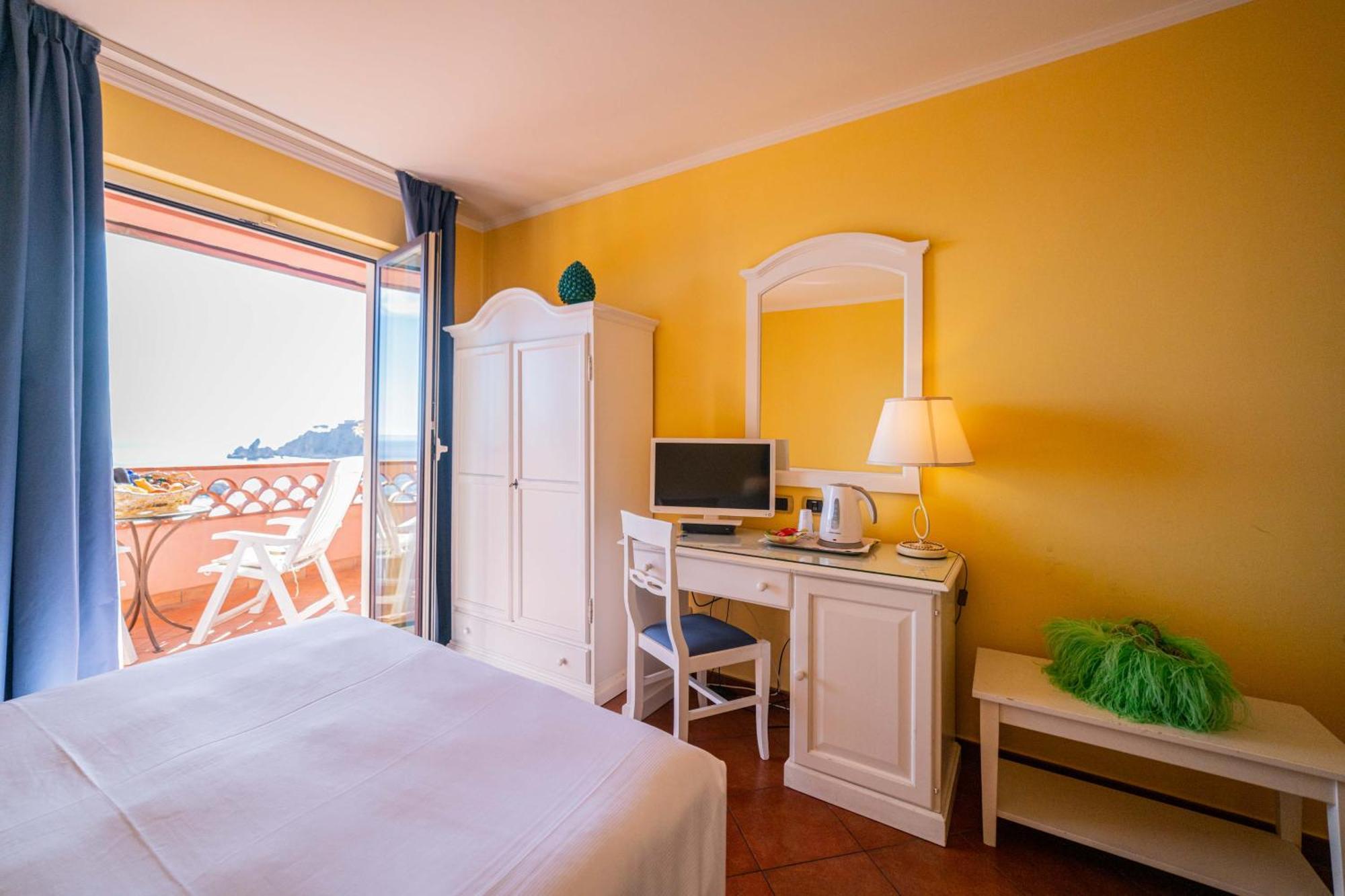 Deluxe Double Room Balcony Sea View