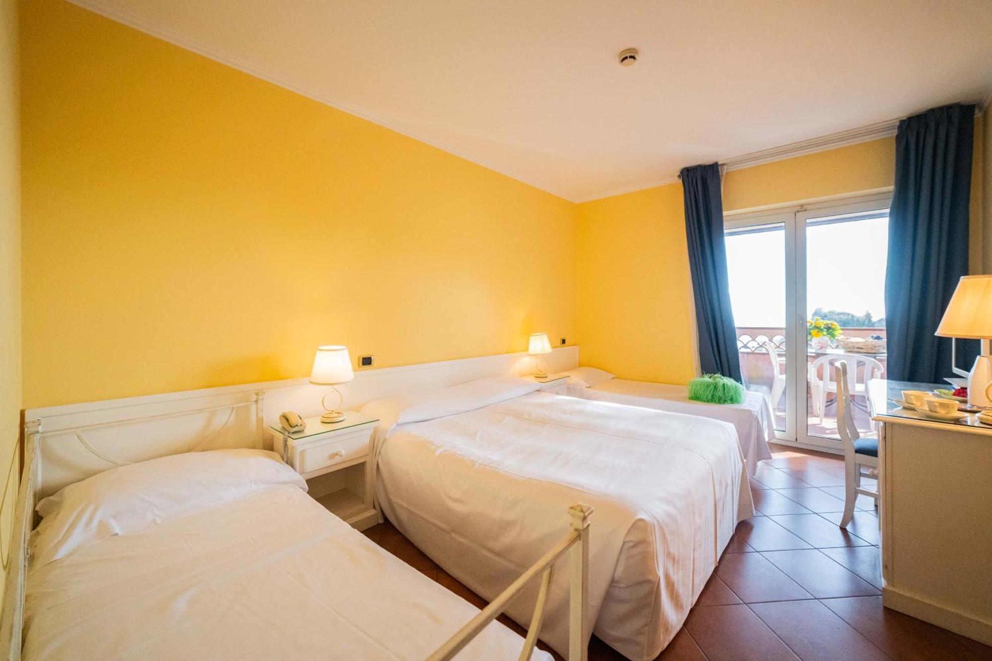 Quadruple Room Sea View