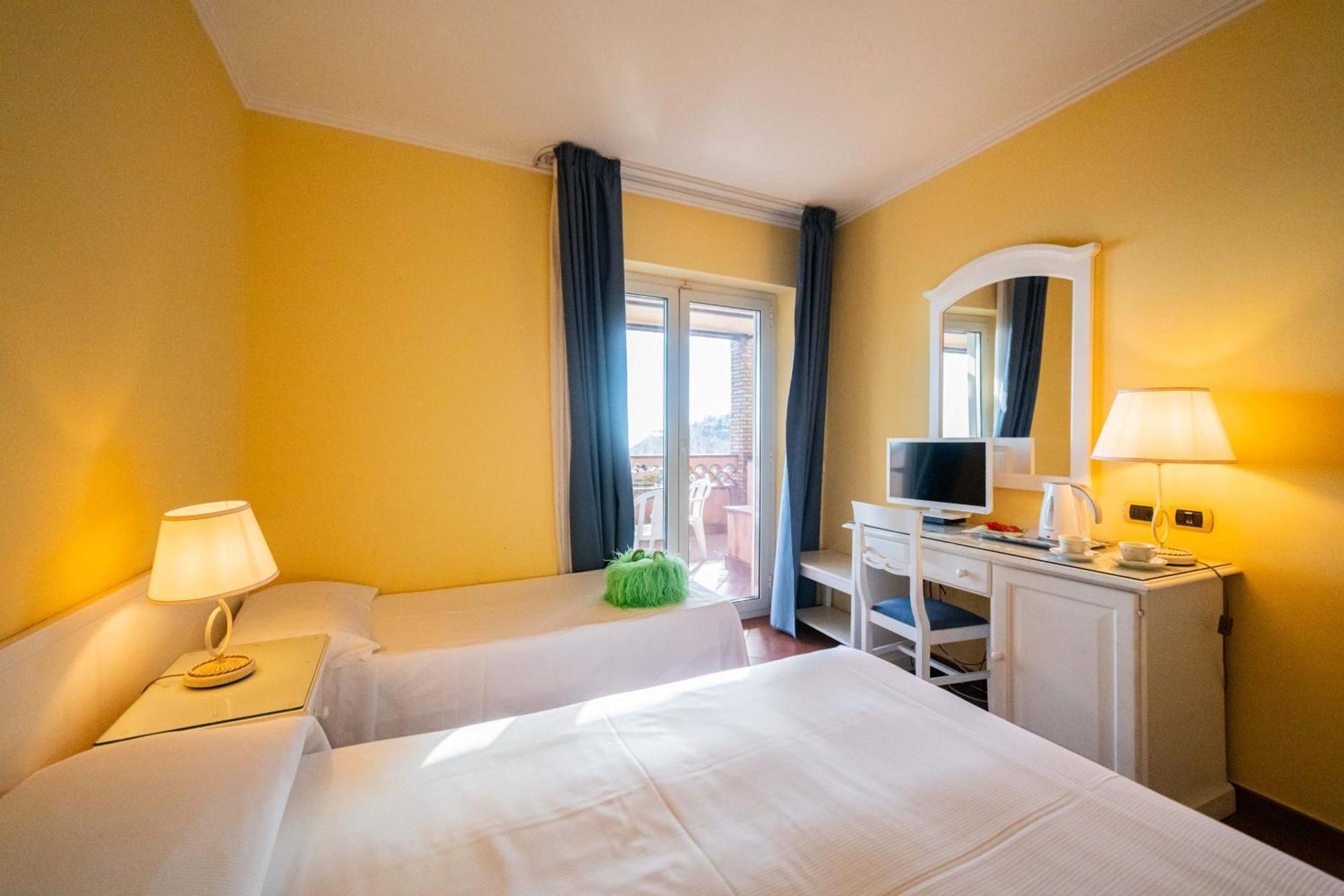 Quadruple Room Sea View
