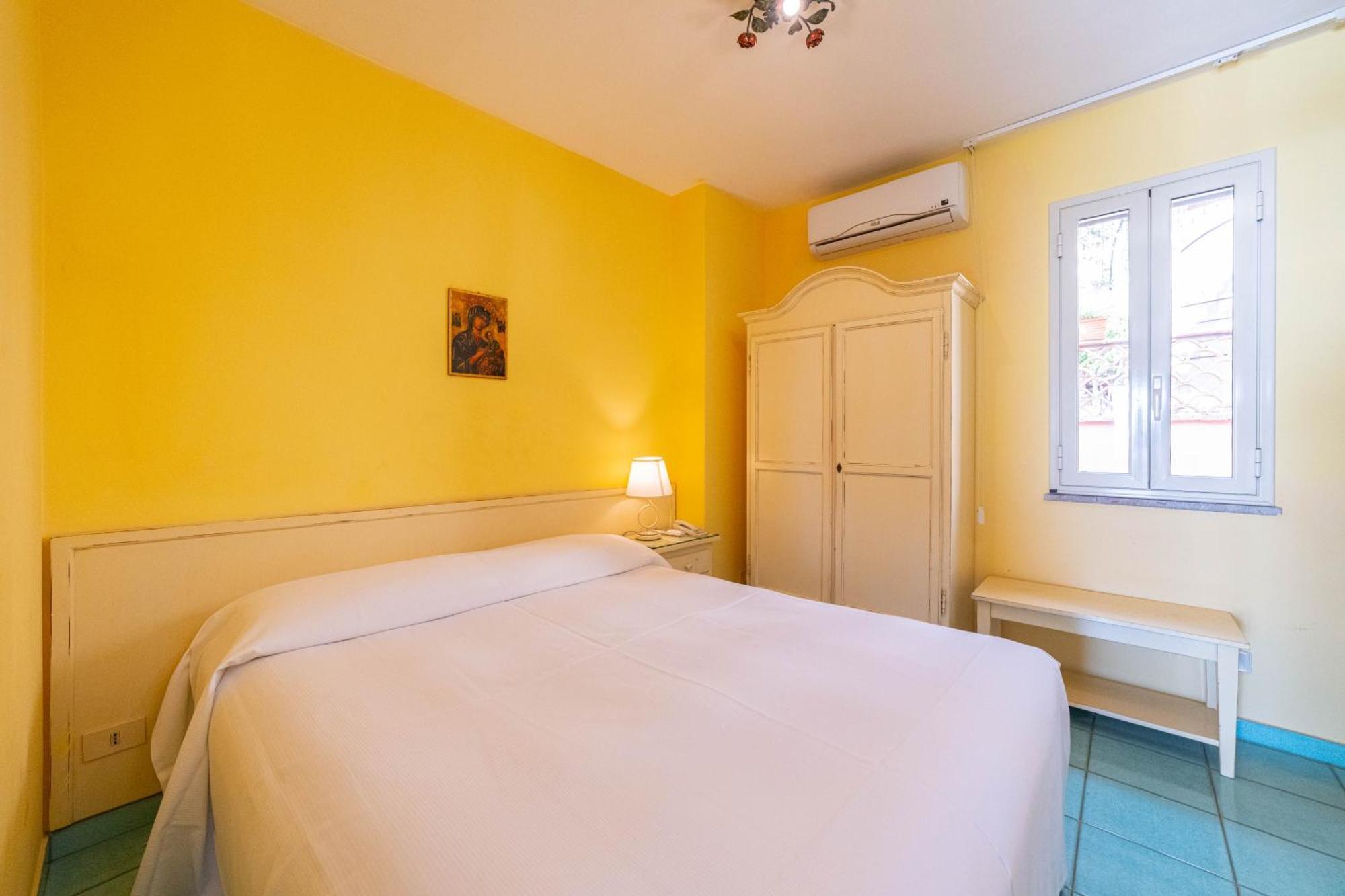 Queen Room Sea View