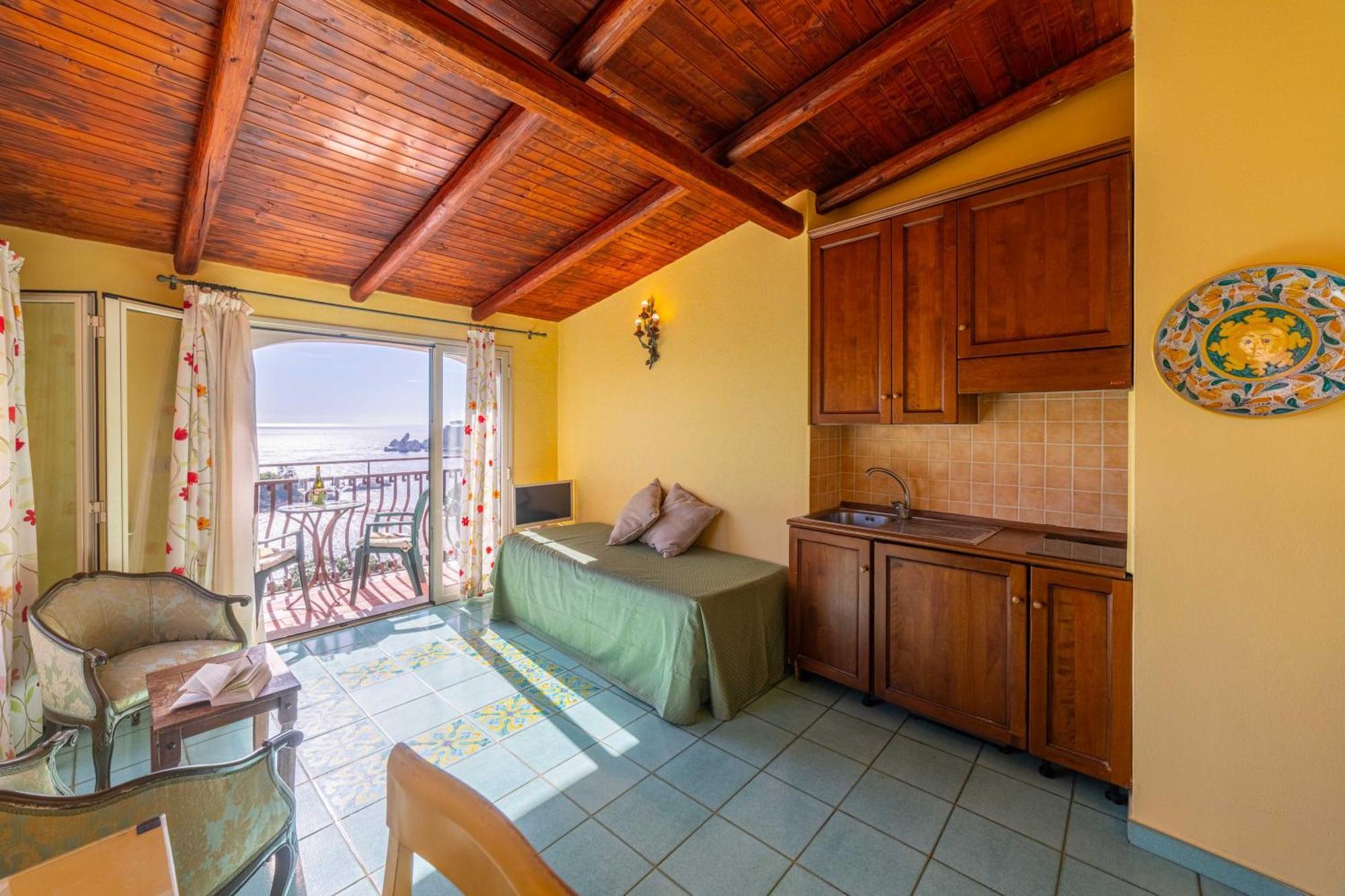 Queen Room Sea View