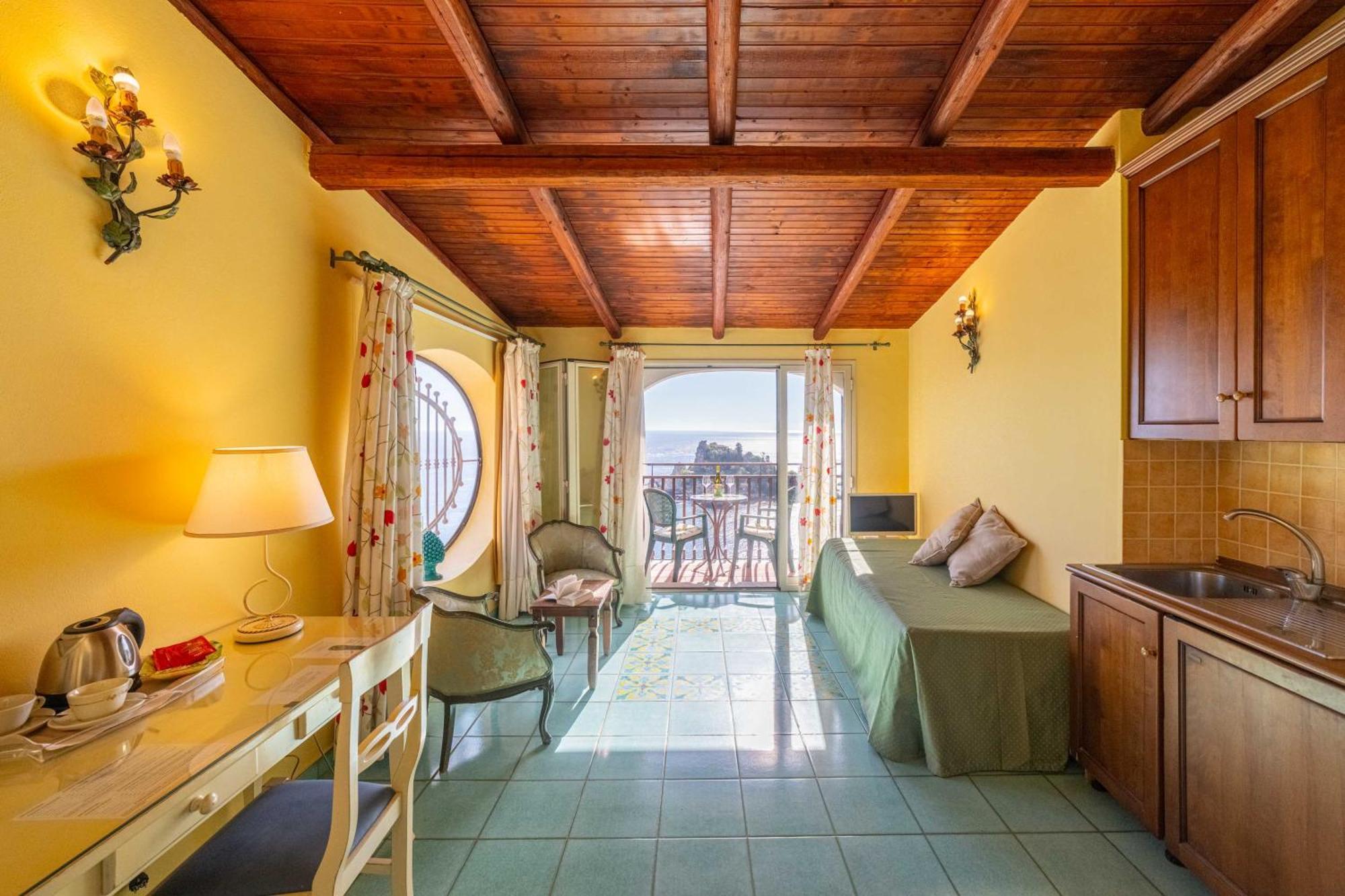 Queen Room Sea View