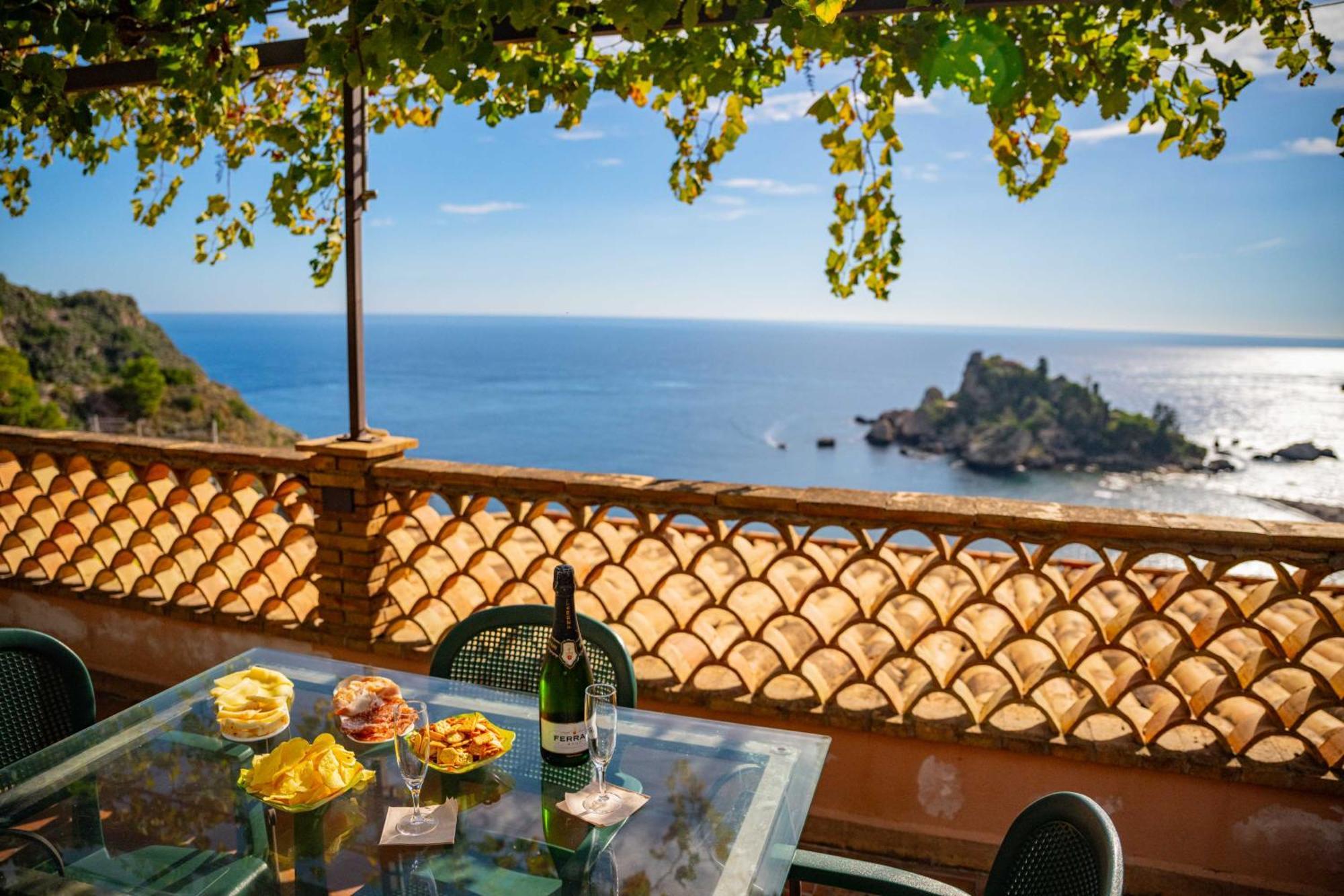 Queen Room Sea View