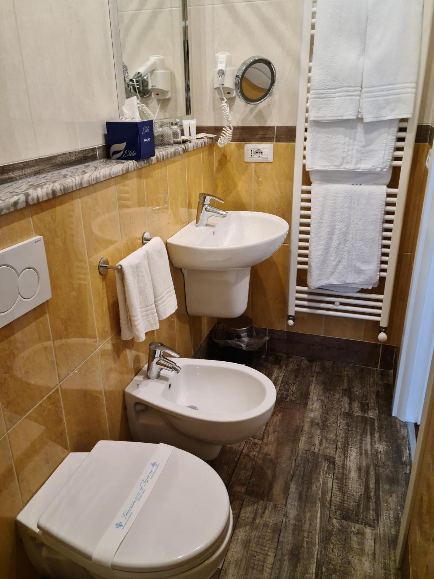 Double Room Private Bathroom