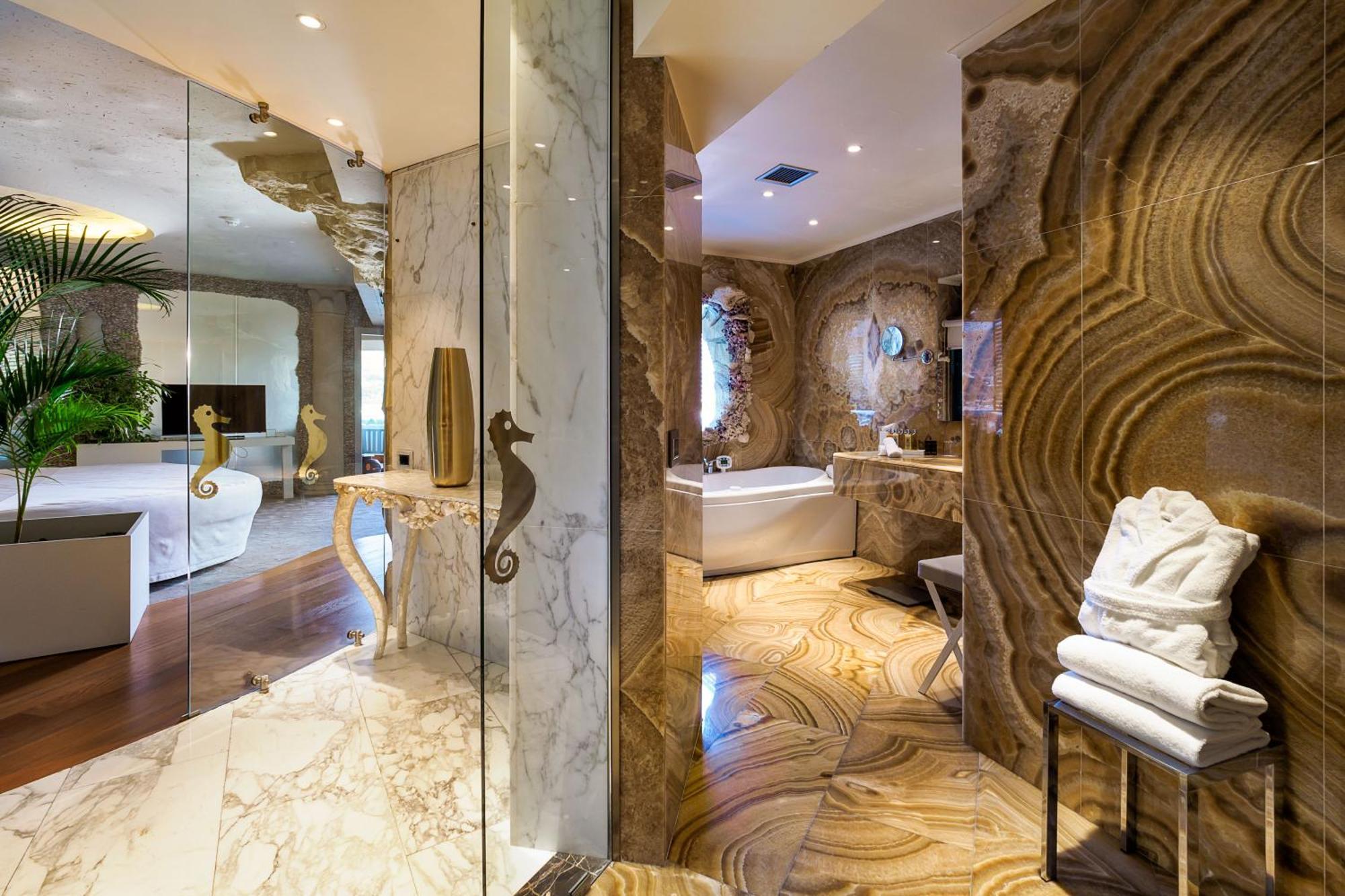 Suite Private Pool,1681726539:JPEG