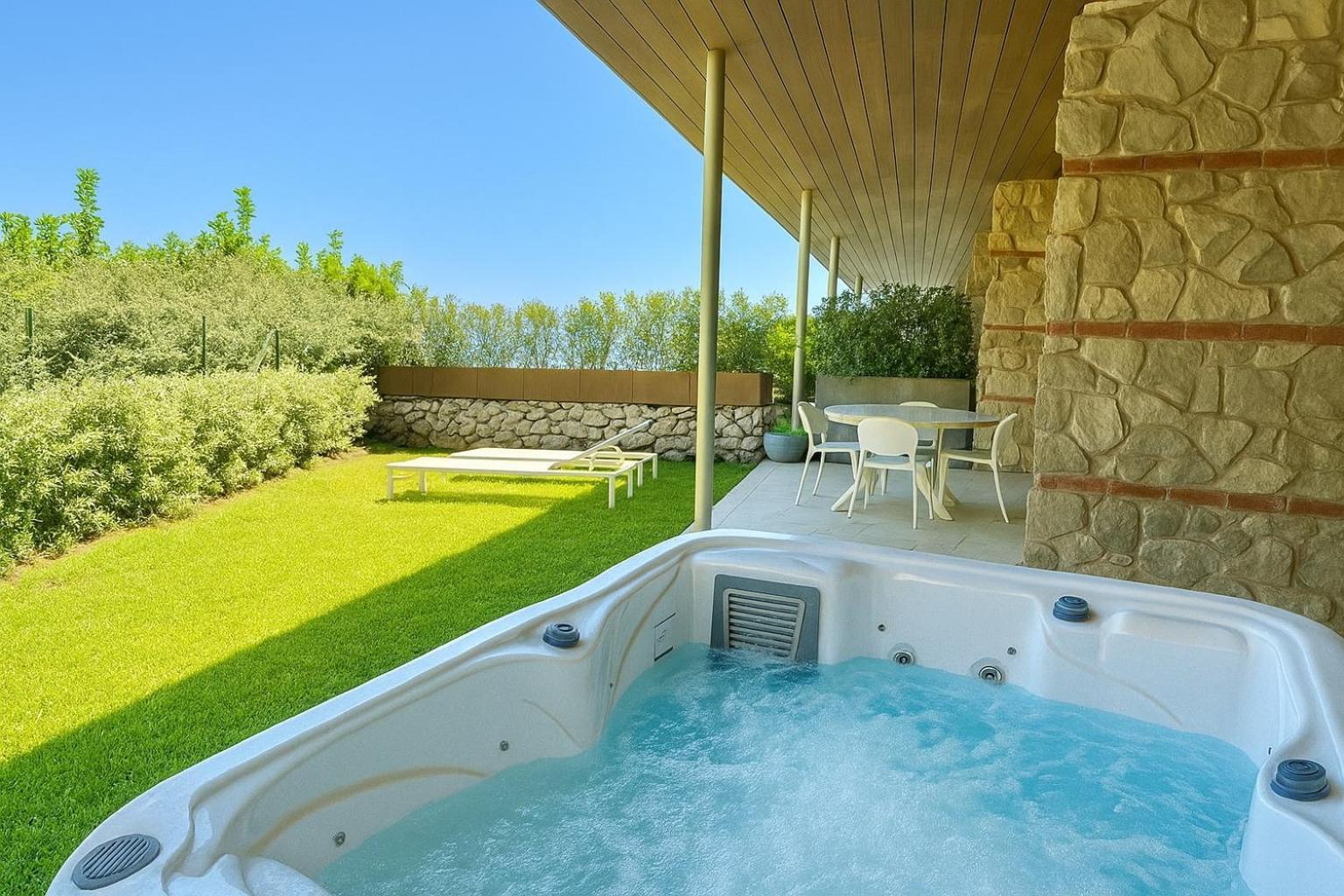 Deluxe Two-Bedroom Apartment with Garden View