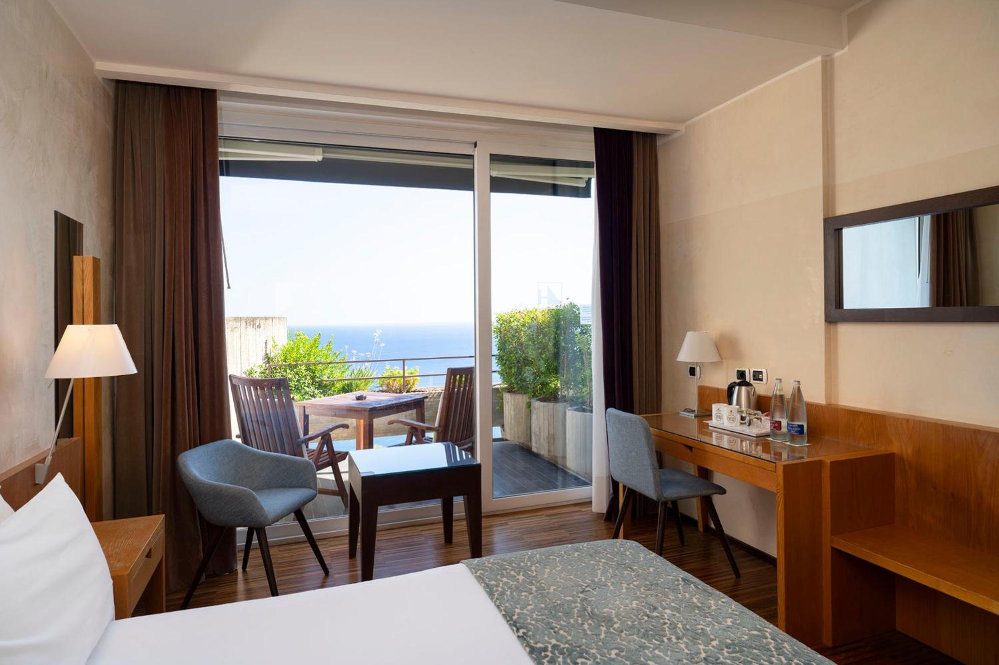 Double or Twin Room Superior with Balcony and Premium Sea View,1706782333:JPEG