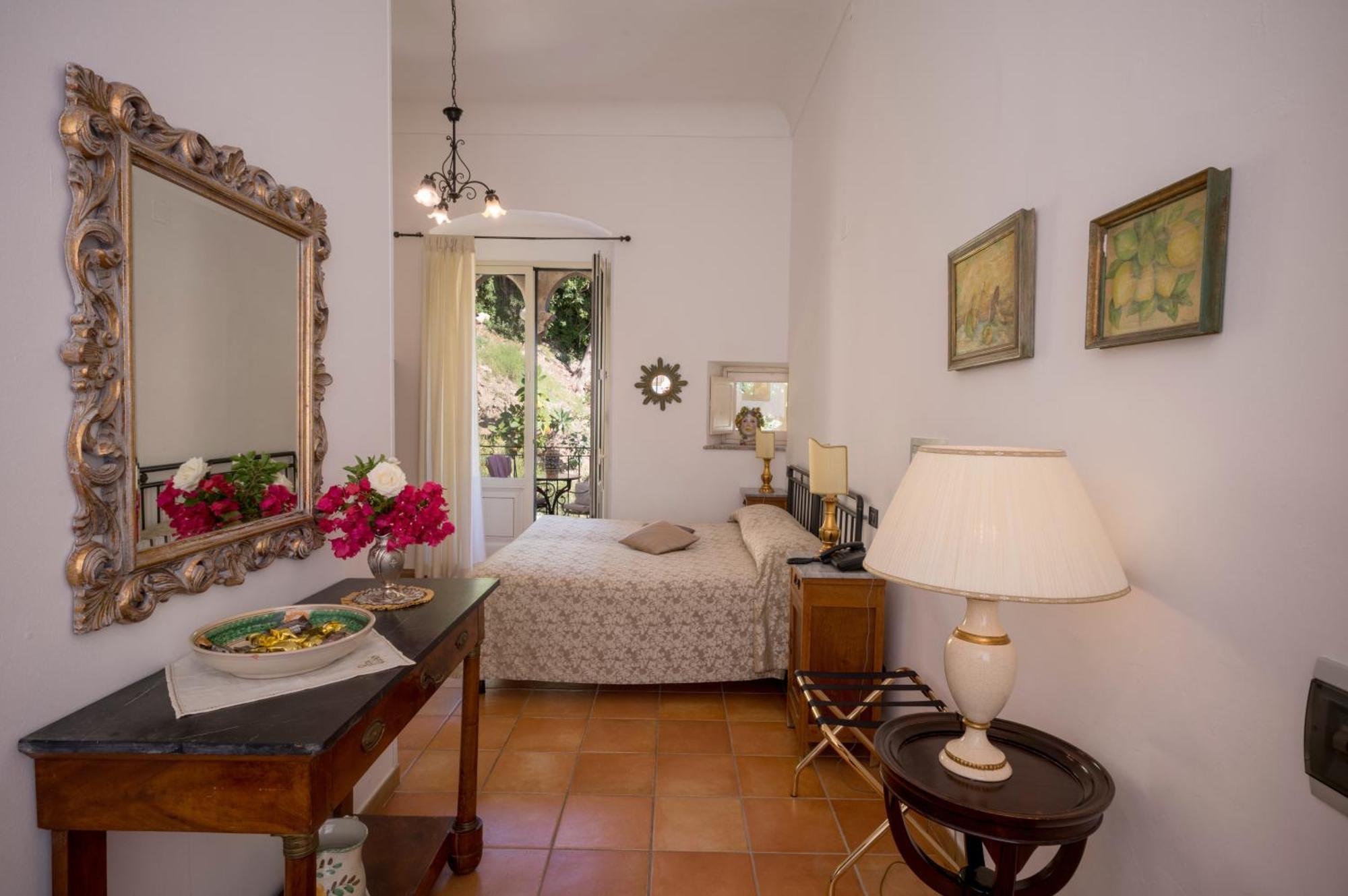 Economy Triple Room,1729992352:JPEG