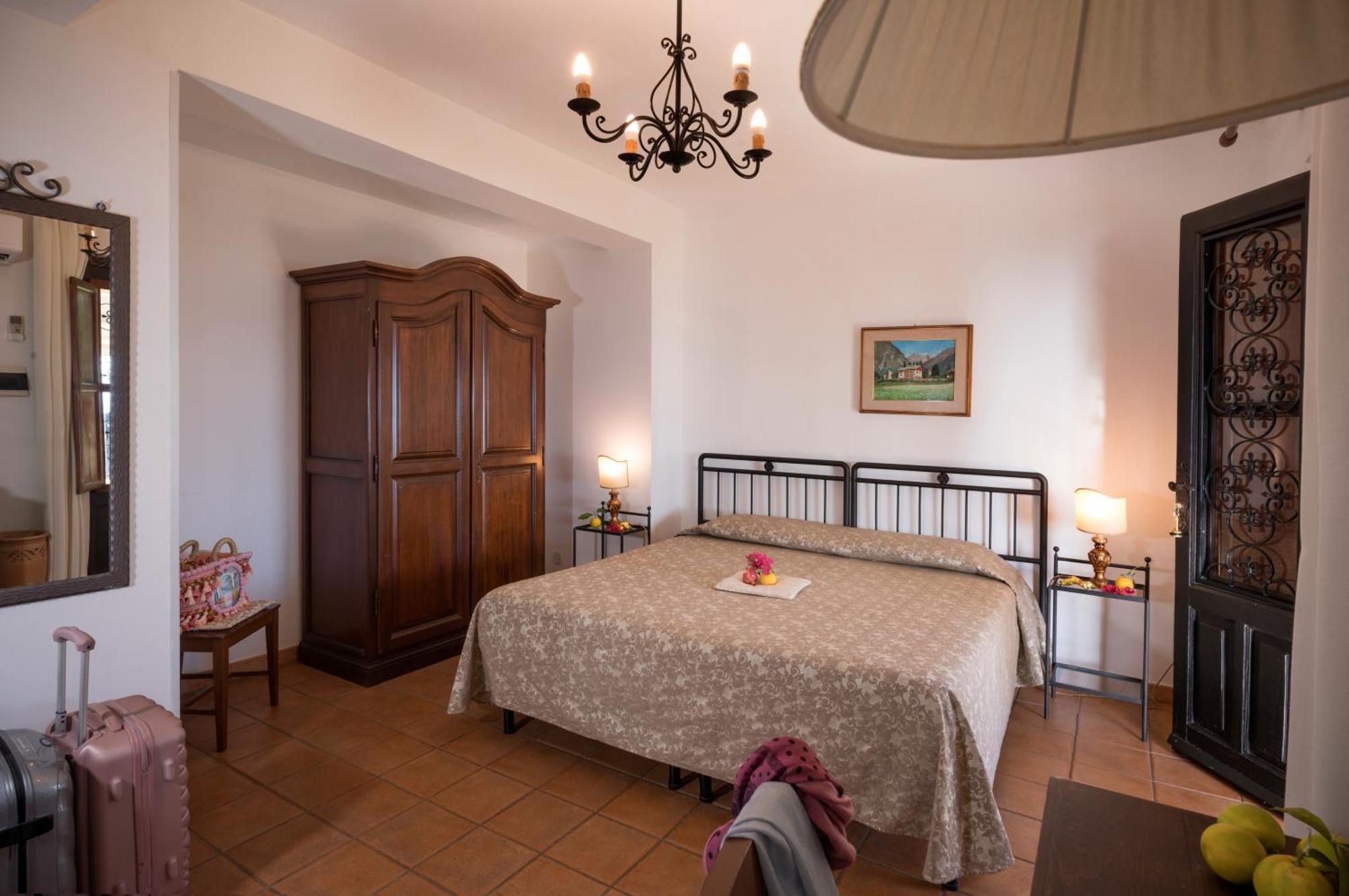 Triple Room with Sea View,1729992367:JPEG