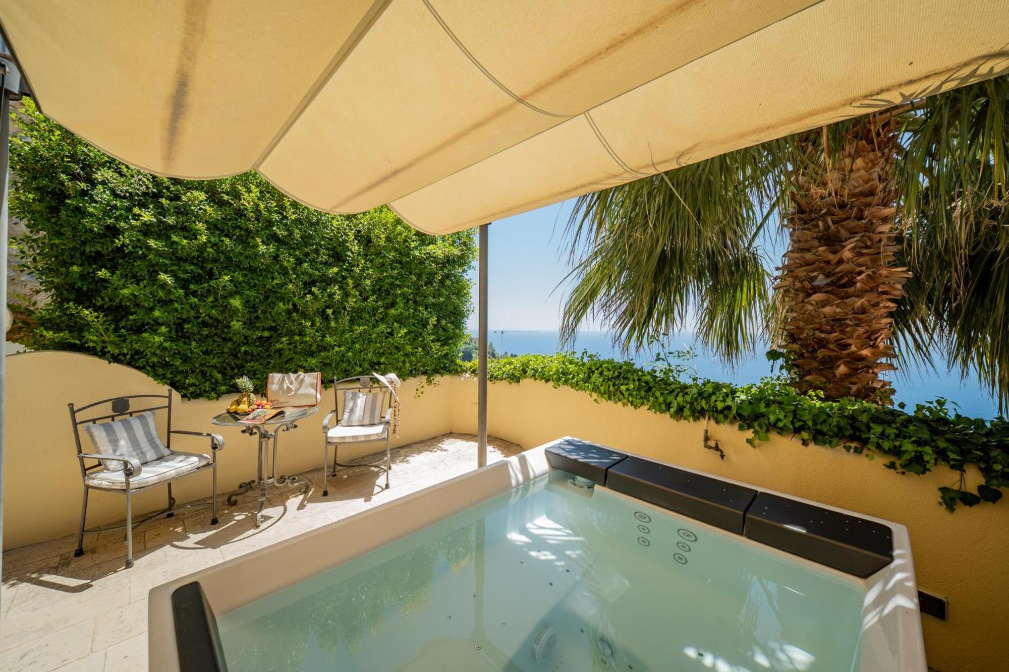 Deluxe Double Room Terrace Pool