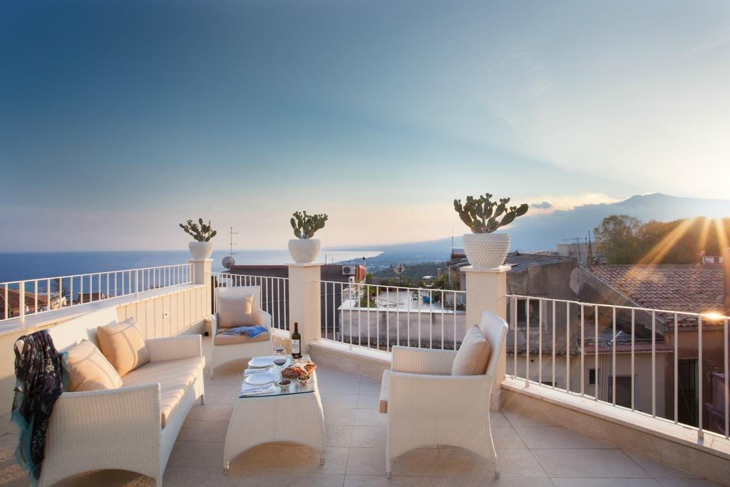 One-Bedroom Apartment with Terrace and Sea View