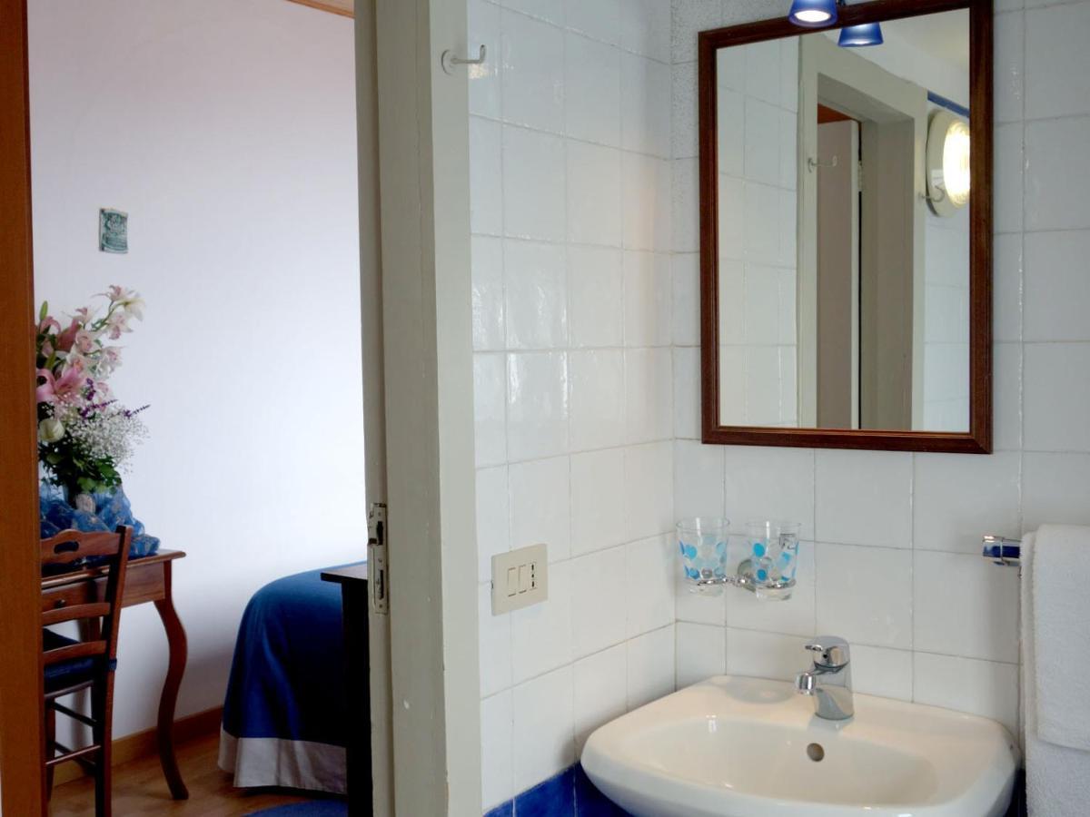 Single Room Balcony,919001251:JPEG