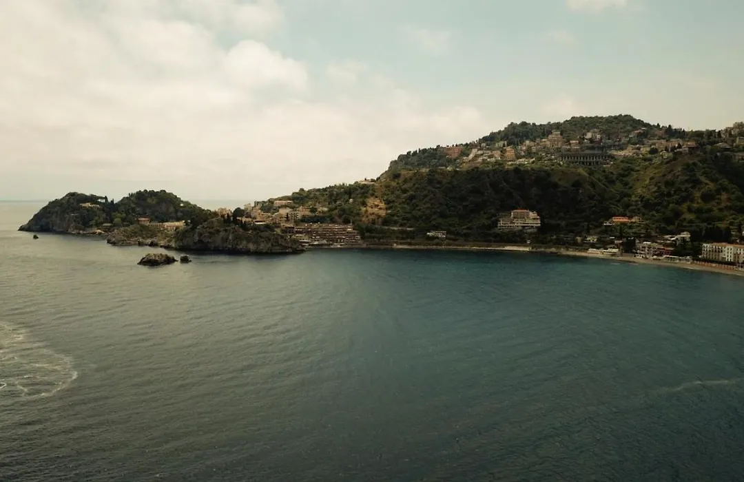 Mare Roccia beachfront apartment-1