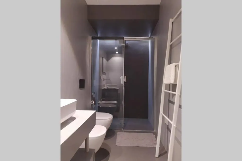 Casa Bianca - Luxury With Balcony In The City Centre-1