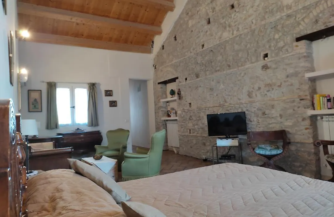 Rosa Thea Suite-1
