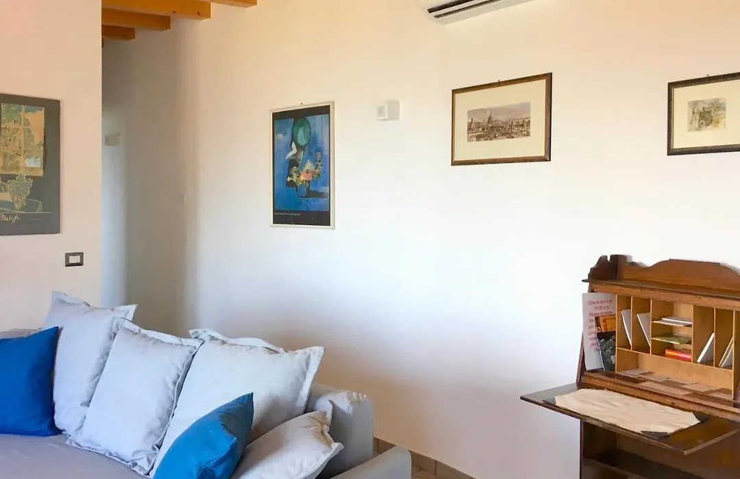 Margot'S House-1