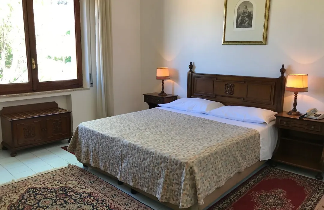 Hotel Mediterranee-1