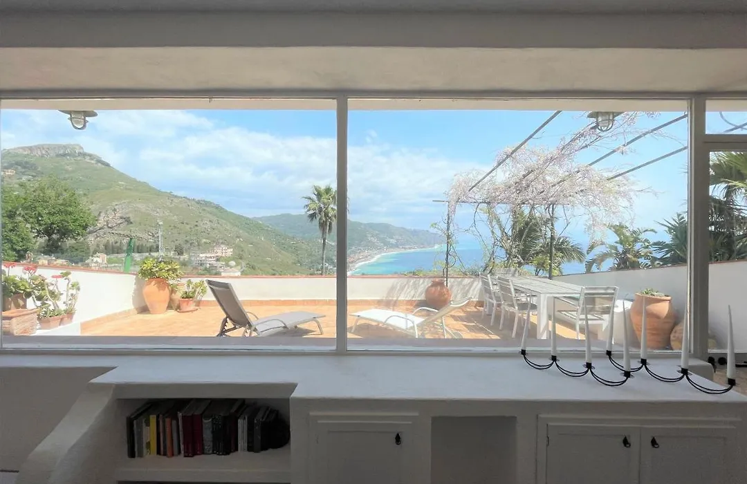 La Casa Nella Roccia-1