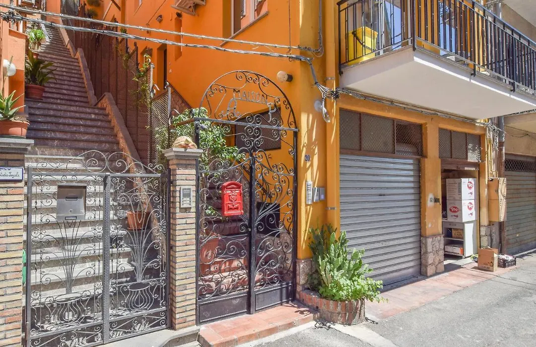 Cozy Apartment In Taormina With Kitchenette-1