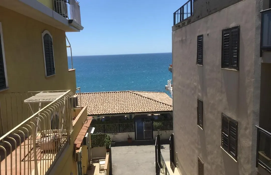 Taormina Stationhouse-1