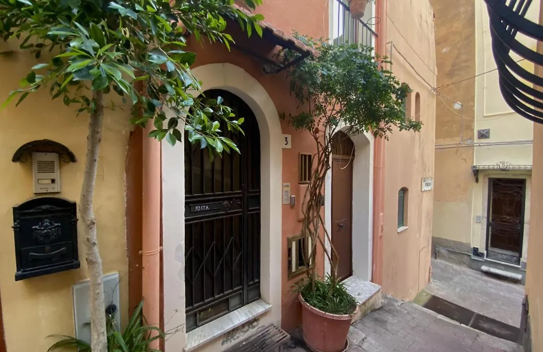 Pericle Apartment & Room-1