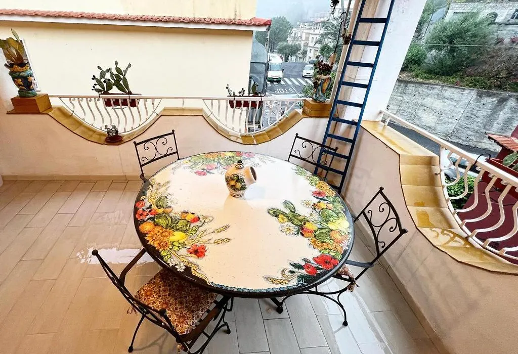 Apartment Taormina Center With Terrace, Via Celestino Penna 6-1