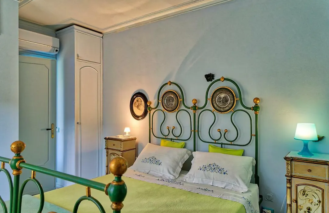 Luxury Apartment And Charm Sea View Isola Bella-1