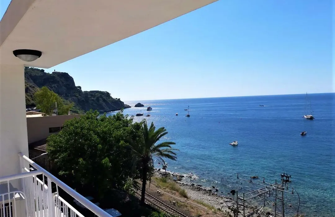 Baia Degli Albatros-1