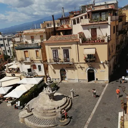 Aly Art Apartment Taormina Duomo, Gulf & Etna View-2