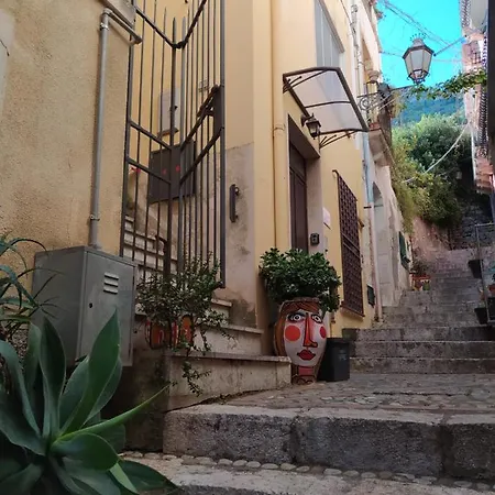 Casa Bianca - Luxury With Balcony In The City Centre-2