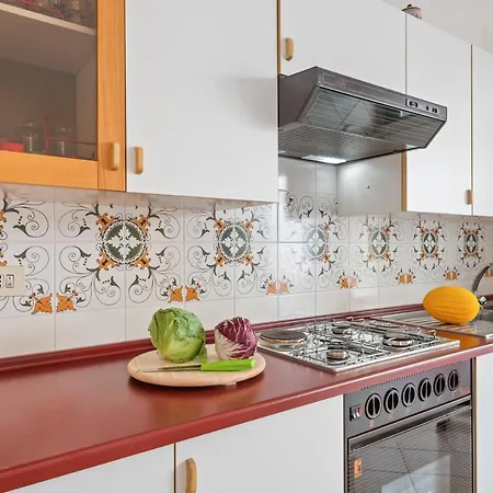 Guesthost - Taormina Comfortable Apartment With Terrace-2