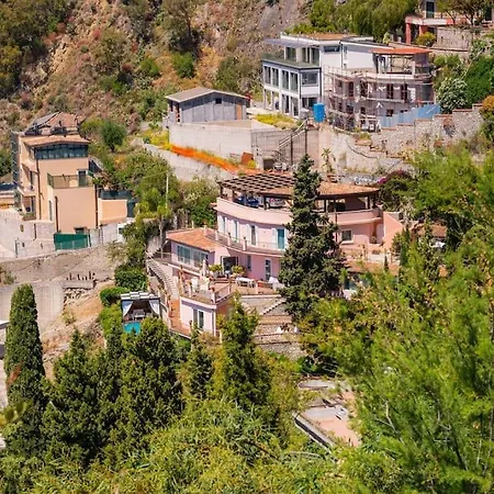 Dependance Con Piscina Paolone House Taormina-3