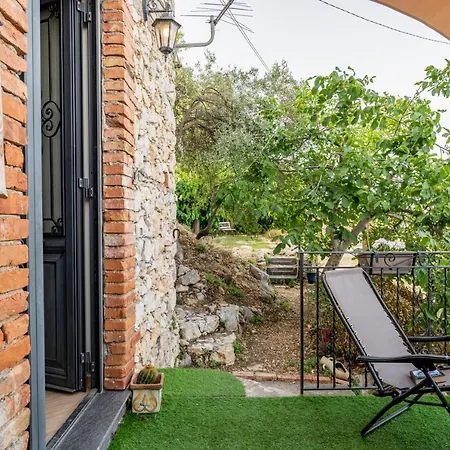 Castelmola Apt With Parking And Panoramic View!-2