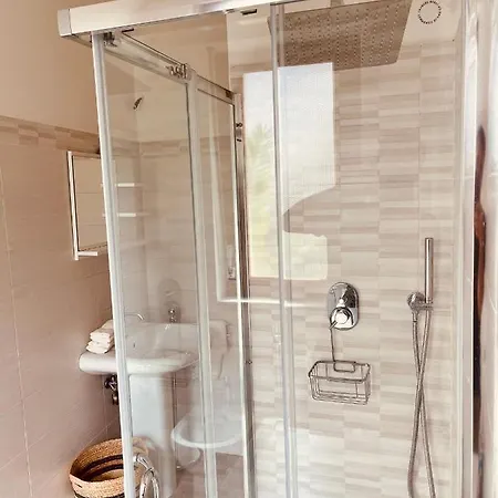 Apartament On The Sea And With Swimming Pool-2