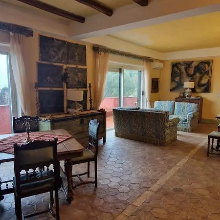 Beautiful 2-Bed Villa In Taormina-3