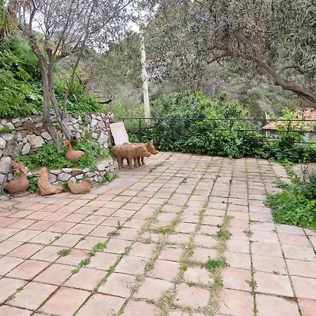 Beautiful 2-Bed Villa In Taormina-2