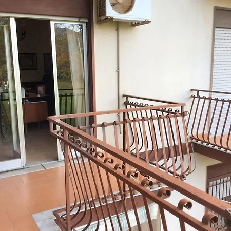 Spacious Apartment In Taormina With Garden View 107 M²-2