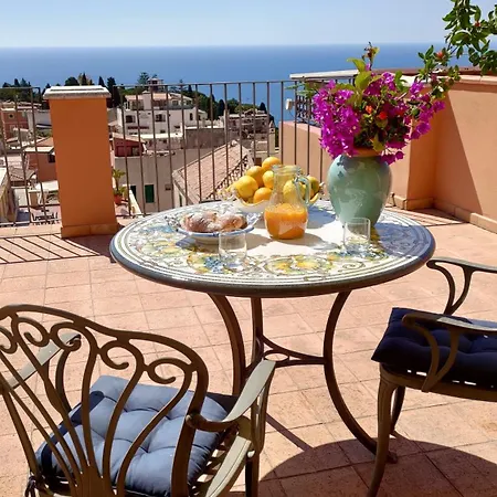 Vilagos Apartments & Loft Taormina-3
