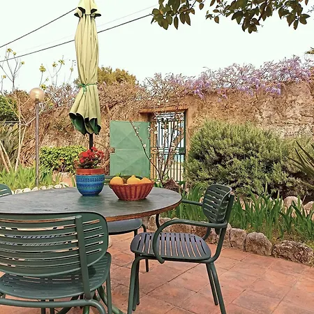 Seafront Apartments Garden House-3
