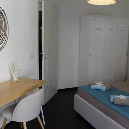 Mediterranean Apartment Pool & Parking-3