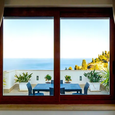 Tauromenion Guest House-2