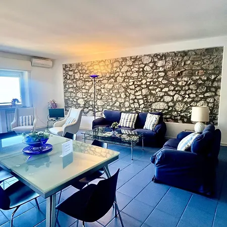Taormina Center Apartment With Sea View-3