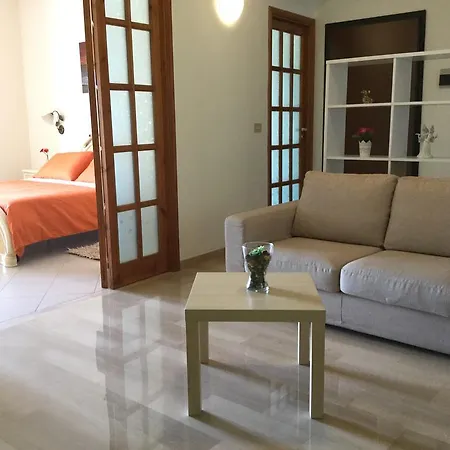Holiday Rentals Taormina-2