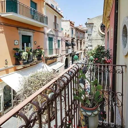 Guesthost - The Charme Of Sicily-3