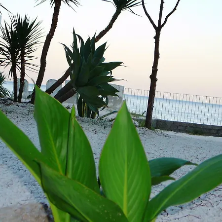 Taormina Mare Apartments,Suites & Beachclub-3