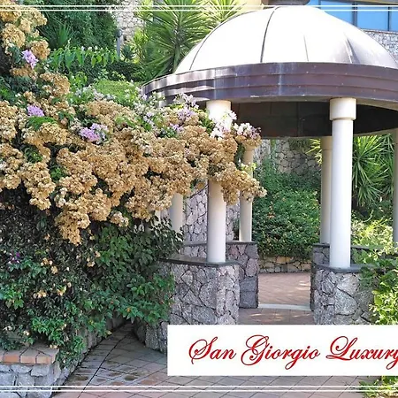San Giorgio Luxury Apartment Taormina-Panoramic Pool & Parking Space-3