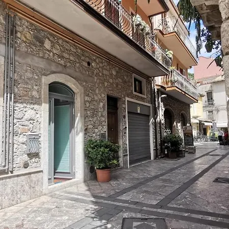 Luxury Apartment Carmen N 2 Centro Storico Di Taormina-2