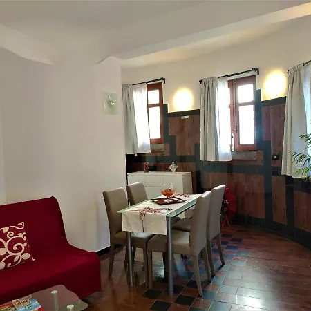 La Petite Maison-3